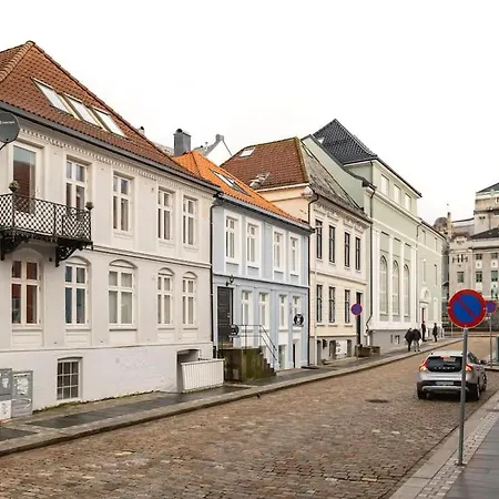Dinbnb I Charming 3-bedroom In The Heart Of The Leilighet Bergen