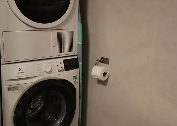 Dinbnb I Charming 3-bedroom In The Heart Of The