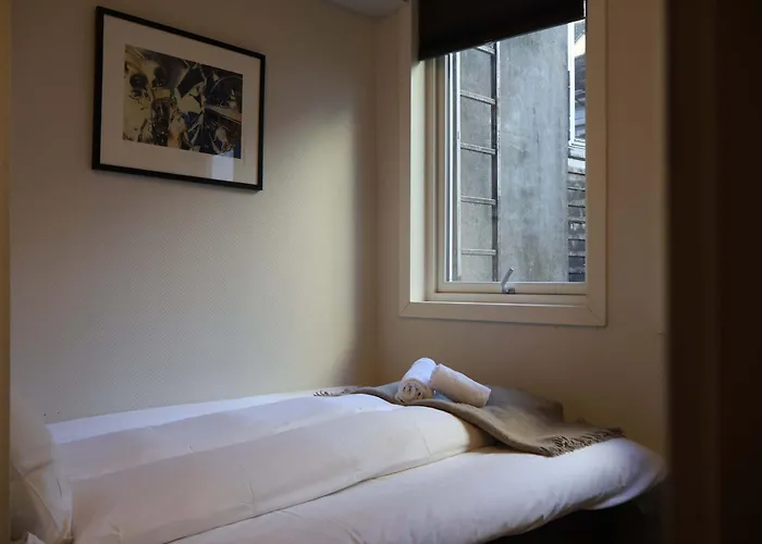 Lejlighed Dinbnb I Charming 3-bedroom In The Heart Of The *